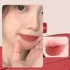 HEY.YUE Air Soft Matte Velvet Whitening Rtěnka je přirozeně nelepivá a není snadné ji přilnout k bahnu na rty