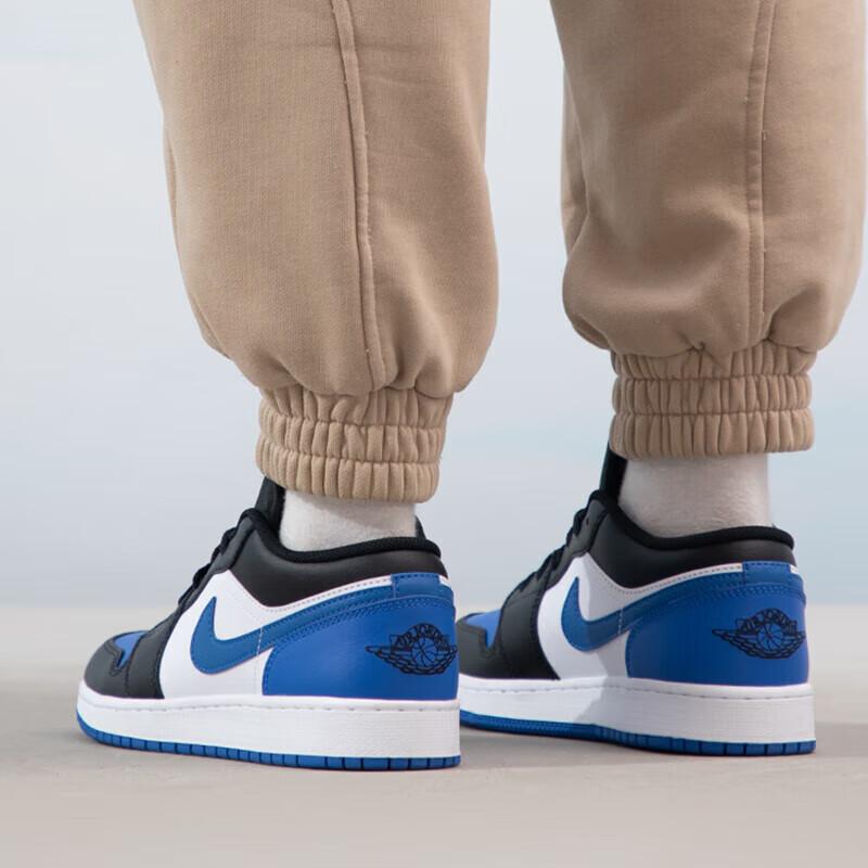 Jordan 1 Low SE Alternate Royal Toe GS 553560-140