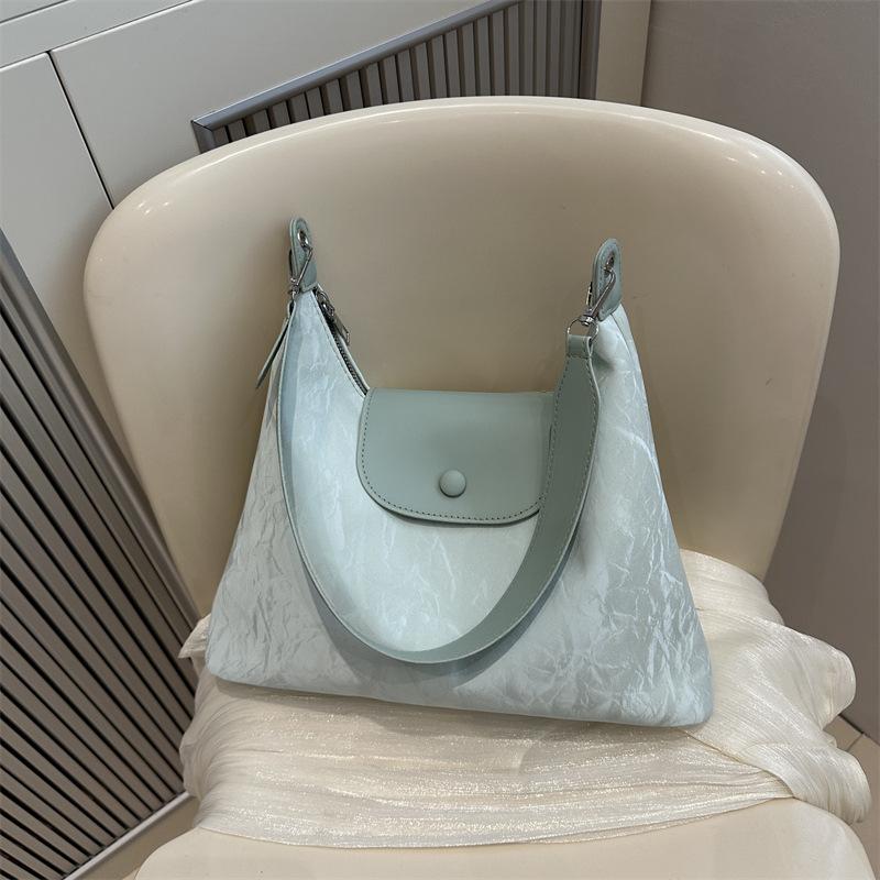 

Модная сумка-тоут большой вместимости для женщин, летняя новинка, трендовая однотонная сумка через плечо, простая повседневная сумка для поездок на работу