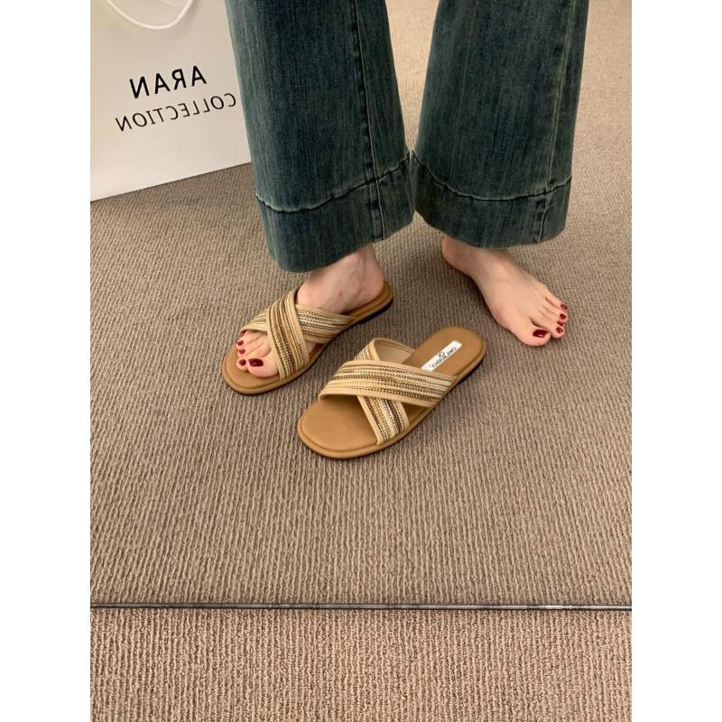 Flat-bottomed Retro Woven Open-toed Cool Slippers for Women's Summer Wear, New with Skirts, Cross-strapped Sandals