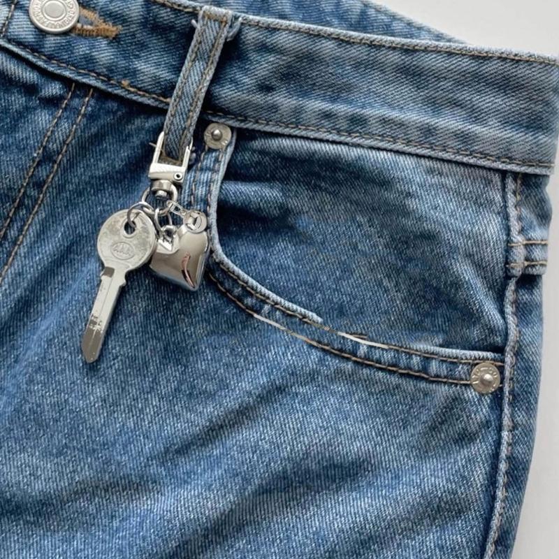 Srebrny brelok w kształcie serca Stylowy wisiorek Unikalny brelok w kształcie serca Dekoracja do codziennego noszenia Randki Imprezy