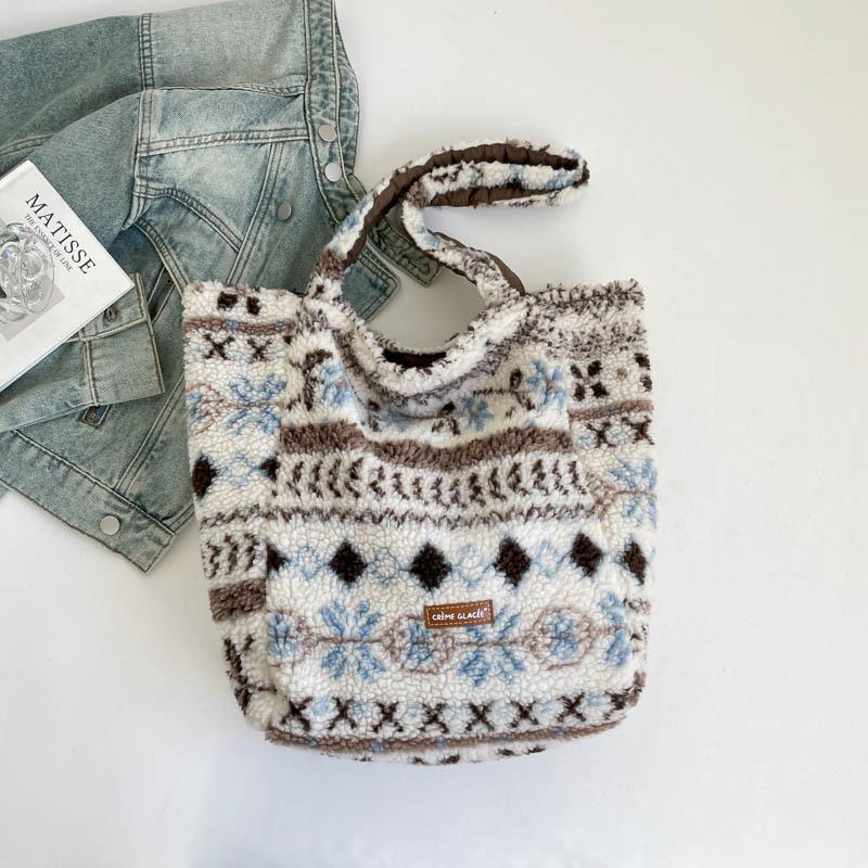 Plush bag women's large-capacity winter new casual simple high-value fashion commuter bag