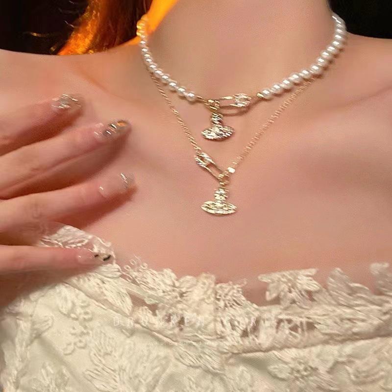 Cool Wind Saturn Clavicle Luxury Necklace