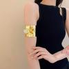 Blatt & Zweig Armreif: Luxuriös, Einzigartiges Design, Vielseitiges Armband im Cold Style