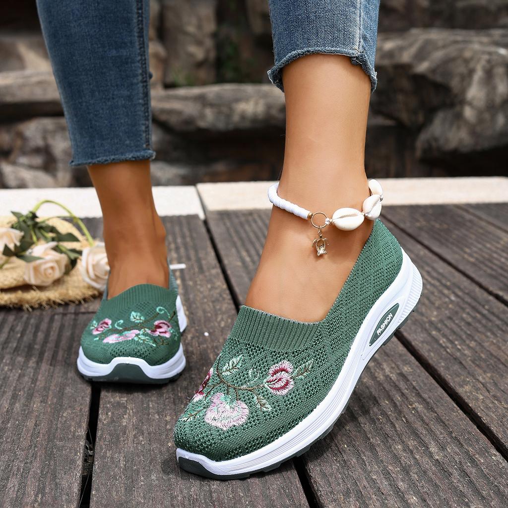 Fashion Soft Sole Knit Sneakers for Women Slip On Flat Mom Shoes Spring/autumn Breathable Comfortable Mesh Flower Embroidered Shoes