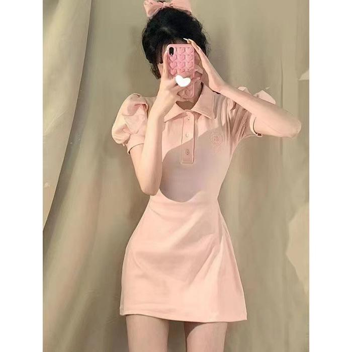 

Женское розовое платье с рукавами-фонариками и воротником-поло: Корейская летняя утягивающая короткая юбка S розовый