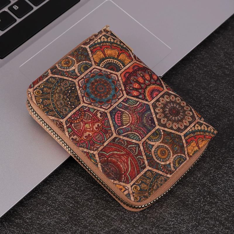 Fashionable Retro Short Wallet Multifunctional And Versatile Card Holder, Ready To Go Out And Grab The Bag Together