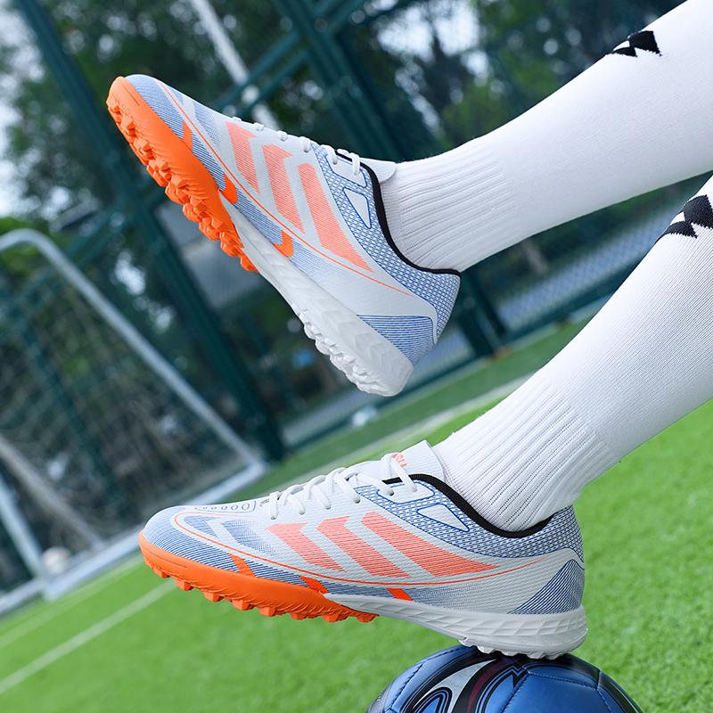 Men Football Shoes Casual Original Comfortable High Quality Male Field Ultralight Soccer Shoes Non Slip Futsal Football Boots