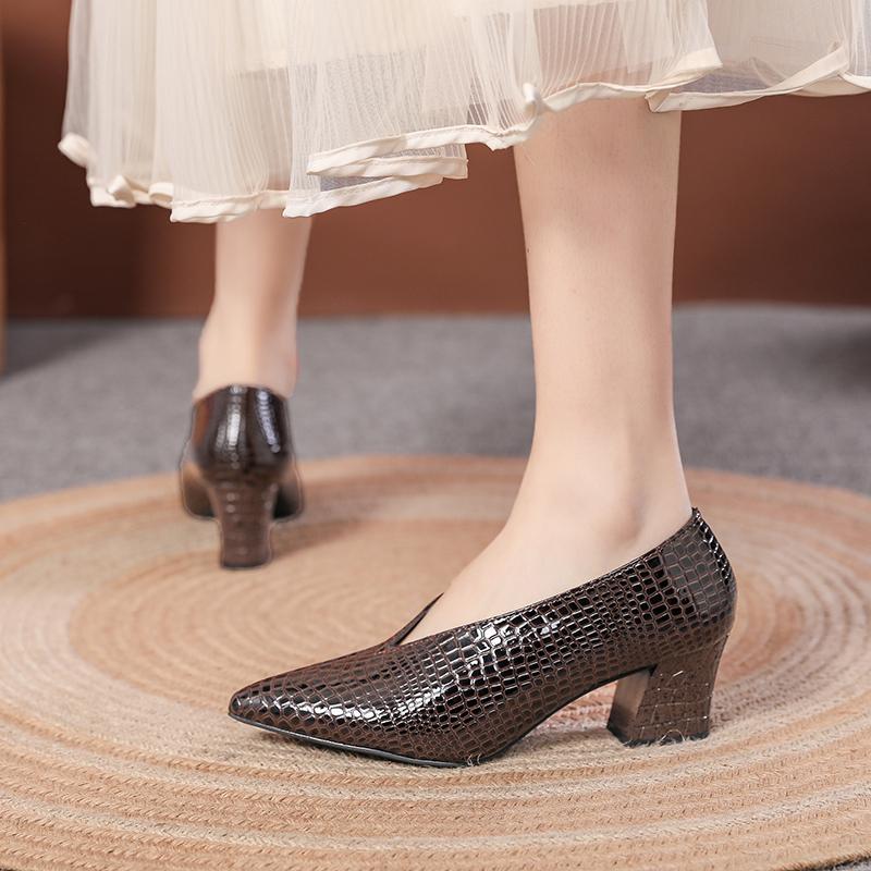 Fashion 2025 new Pointy V-neck Patent-leather Single Women Shoes High Heels Spring Versatile Retro Chunky Single Shoes Zapatos De Mujer