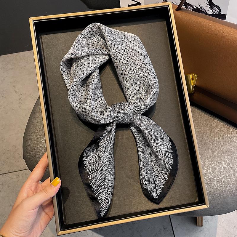 Bandanas Quadratisch 100% Seide Schal Damen Mädchen Stirnband Accessoires Taschentuch Halstuch Haarschal Modedruck Halstücher