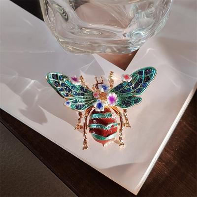 Broche Haut de Gamme Féminine Sens du Design Féminin Haut de Gamme Niche Abeille Rétro Épingle Accessoires Décoratifs Épingle
