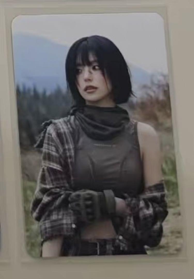 

[USED] itzy GWBG withmuu Limited Bonus Trading Card Yeji B