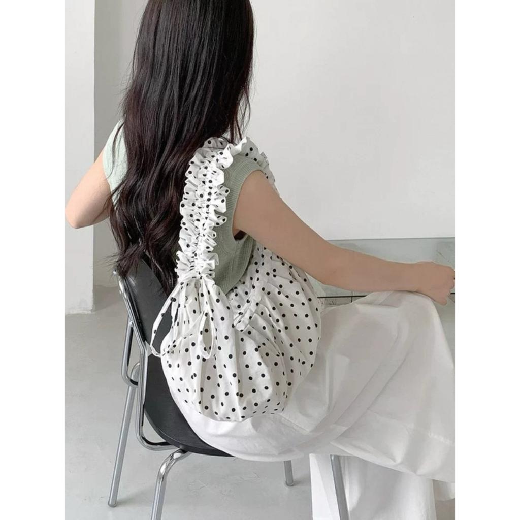 Black and White Polka Dot Pleated Lace Drawstring Messenger Bag Nylon Cloth Versatile Commuter Dumpling Bag Women's Bag Tide