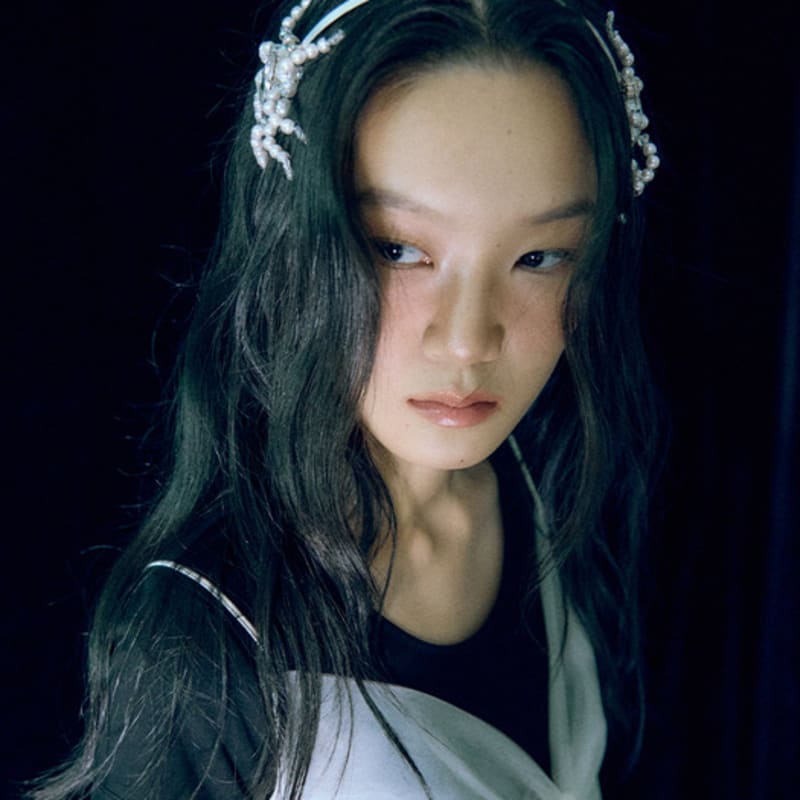 LOVUEE Tarantula Stirnband Weiß