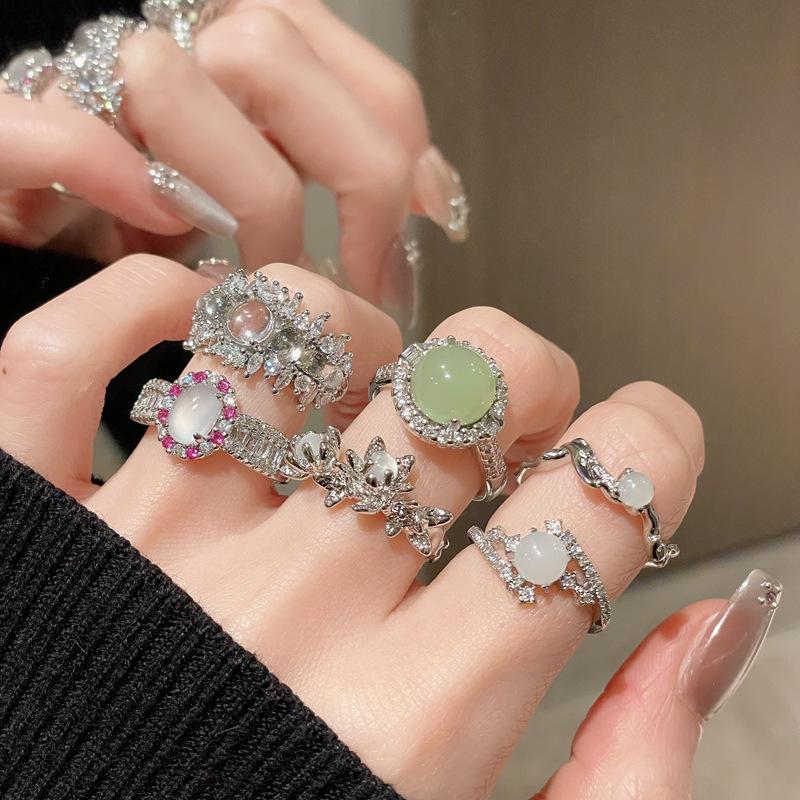 Retro Imitat Jade Chalcedon Exquisiter Ring Damen Süß Kühl Nische Opal Hoher Sinn Einfach Einzigartiges Design Accessoires