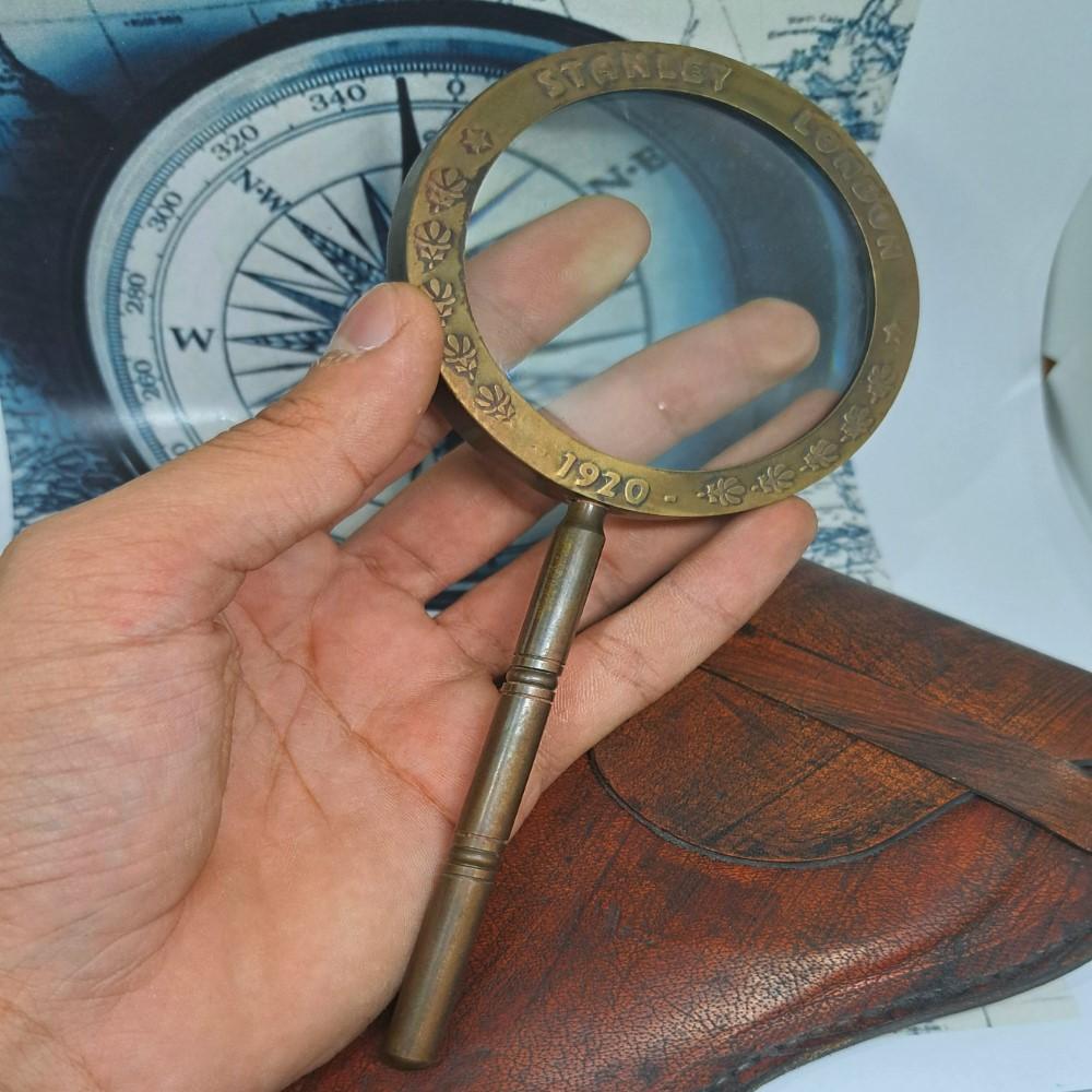 Vintage-Style Brass Magnifying Glass with Leather Case – 7 Cm Handheld Optical Magnifier for Reading and Collectibles