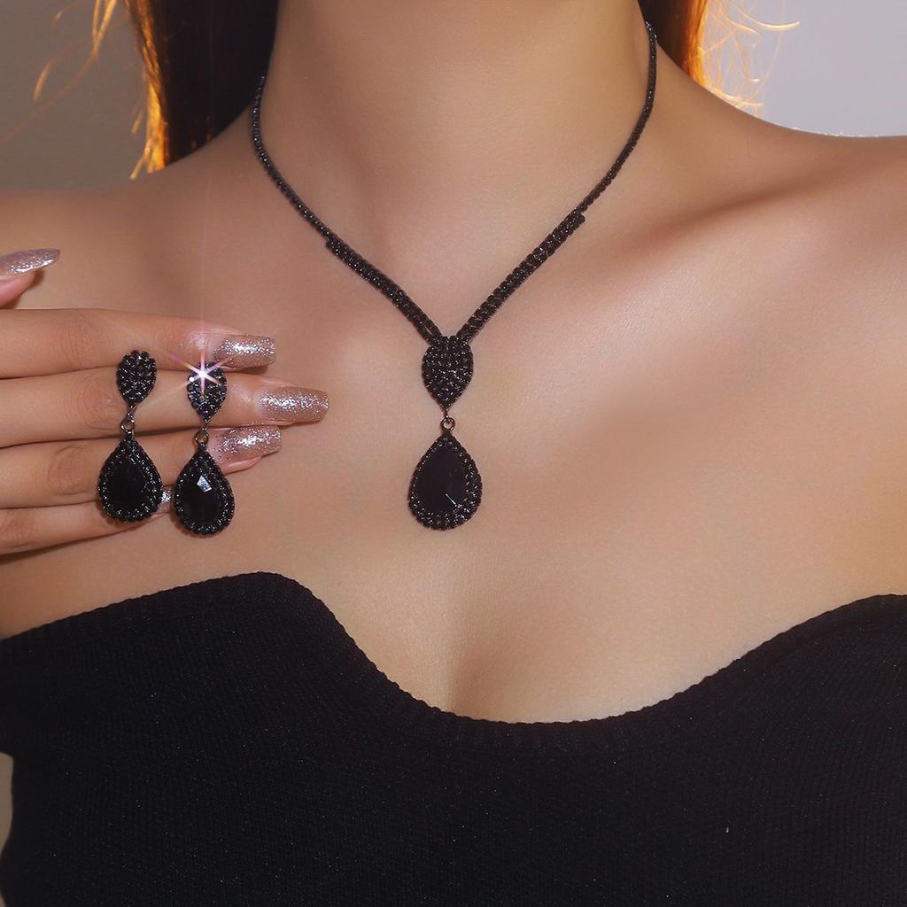 Black High-end Butterfly-shaped Long Fringed Necklace Earrings Set, High-end Sense Necklace Earrings Two-piece Set