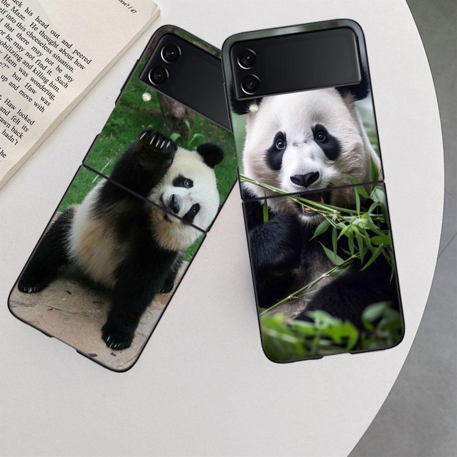 Panda Baby, Giant Panda Family Phone Case For Samsung Z Flip 7 6 5G Galaxy Z Flip 5 4 3 Black Hard Cell Cover Luxury PC Shell C