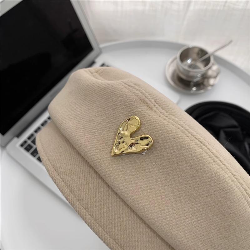 Love gold badge beret suitable for men and women in all seasons,Korean version woolen painter hat,Japanese style progressive hat