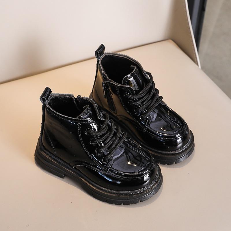 

2025 осень и зима ботинки для мальчиков и девочек детские одинарные ботинки модные ботинки Мартин корейская версия детские кожаные одинарные ботинки детские 21-25 yards one hand shot 5 pairs чёрный