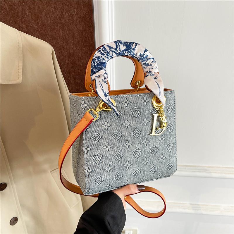 

Сумка премиум-класса Новая пресбиопия контрастного цвета Сумка принцессы Дианы шелковый шарф портативная на плечо женская сумка синий