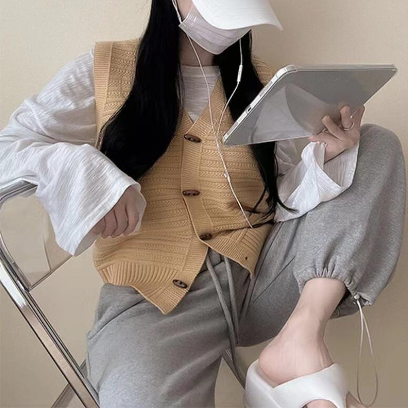 Podzimní korejská móda Pletená Retro vesta Ženy Nový design Volný All Match Svetr Bez rukávů Vesta Estetický roh Knoflík Vintage Cardigan