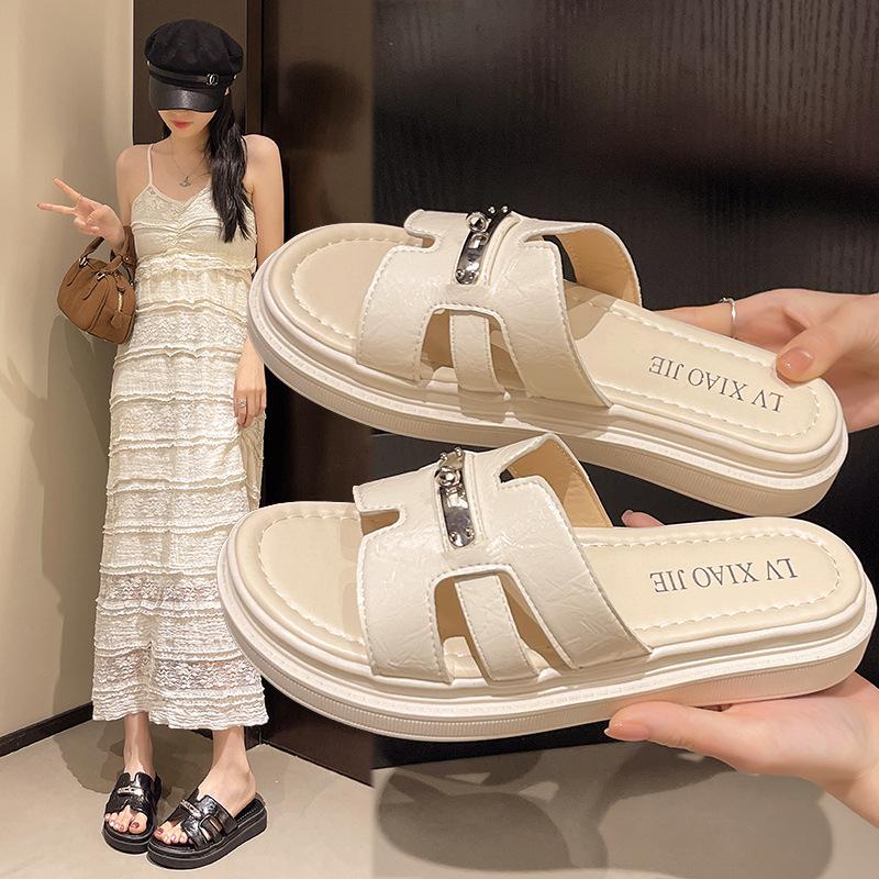 

French metal buckle slippers women s outer wear 2025 summer new fashion lazy one-pedal beach slippers 40 чёрный
