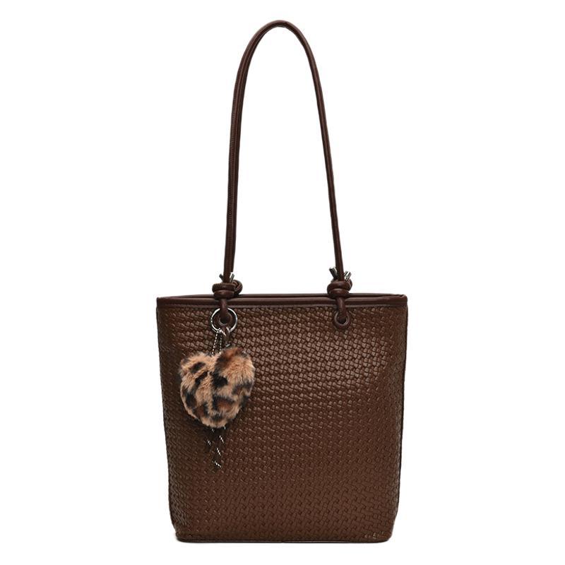 Portable woven bag women's 2025 new trendy retro tote bag simple large capacity shoulder armpit bag