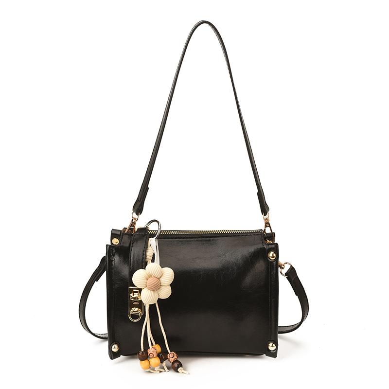 

Mini Square Crossbody Bags For Women Soft PU Leather Pure Color Shoulder Bost Bag With Flower Pendant 2026 New Fashi Handbag 21x16x8cm чёрный