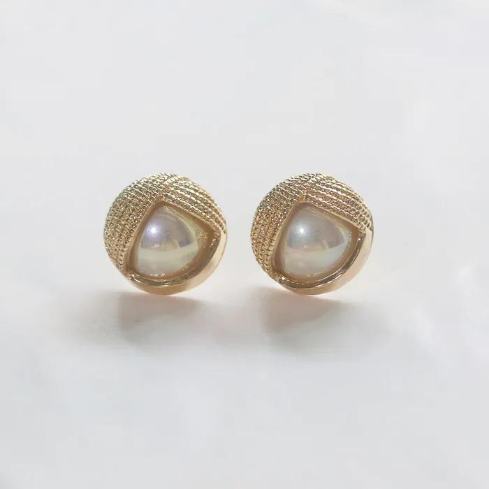 _zz73 Antique Gold Pearl Bold Round Earrings