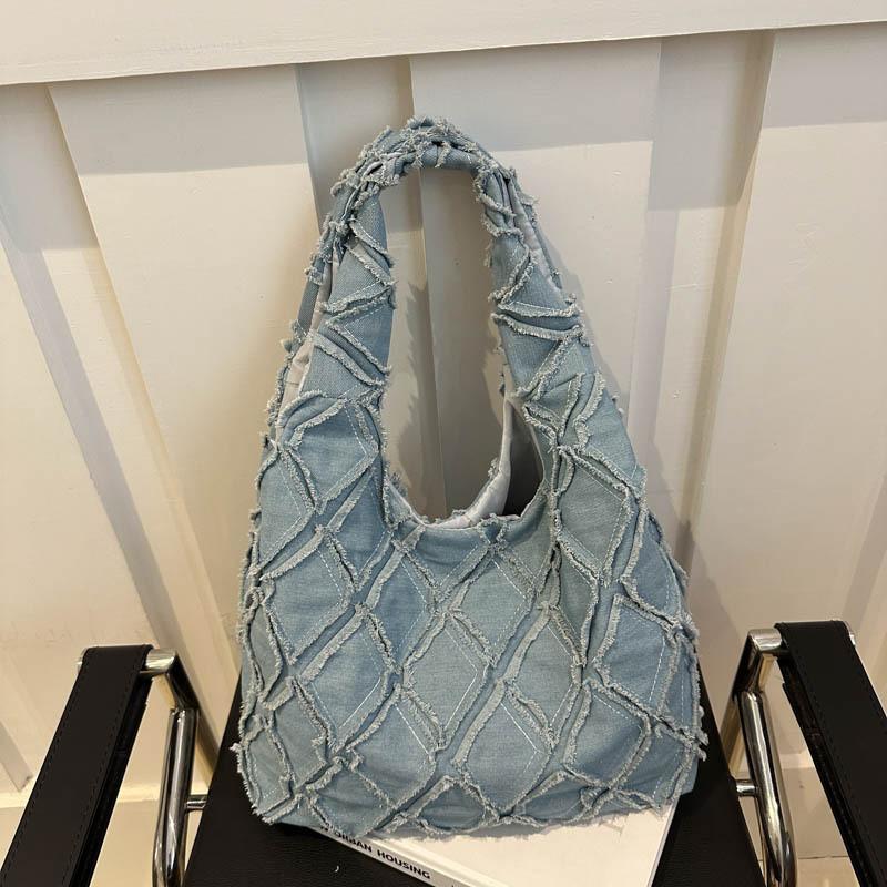 Fashionable Canvas Tote Bag For Women With Stylish Quilted Design And Versatile Colors