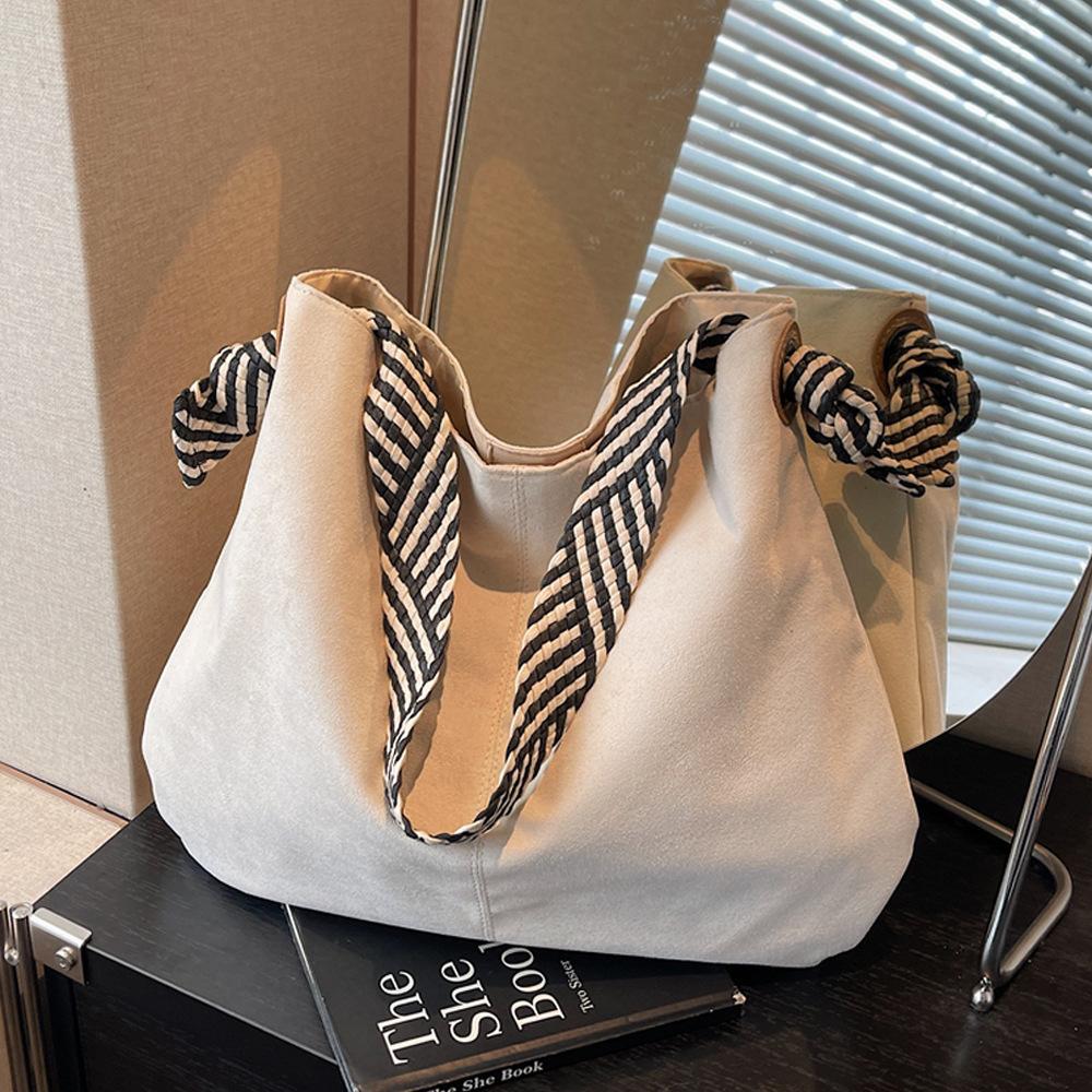 Tote Bag, A Large-capacity Fashionable Daily Casual Single-shoulder Underarm Bag