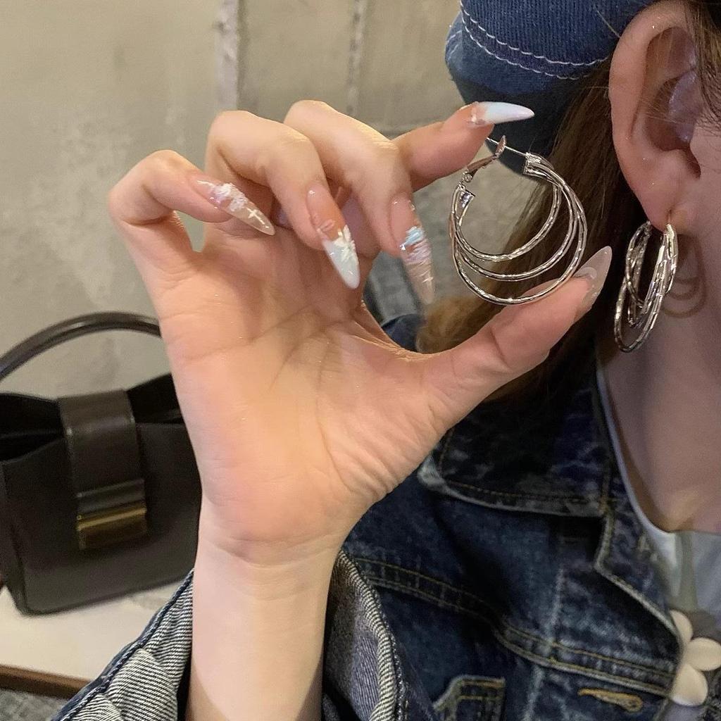 Cercei stud Ochi de Pisică Acul de Argint: Set de îngrijire pentru piercingul urechii din șase piese cu design cartilaj fără somn pentru femei.