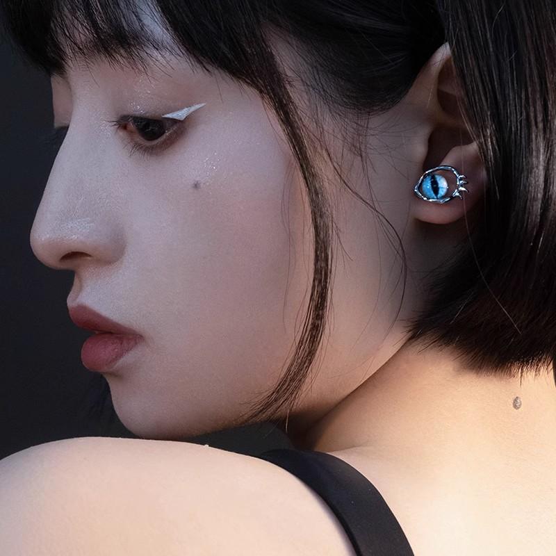 [Tong Ying Xinghui] Devil'S Eye Earrings Women'S Premium Sense Cool Sa Earrings Y2K Cat Eye Simple Niche Earrings