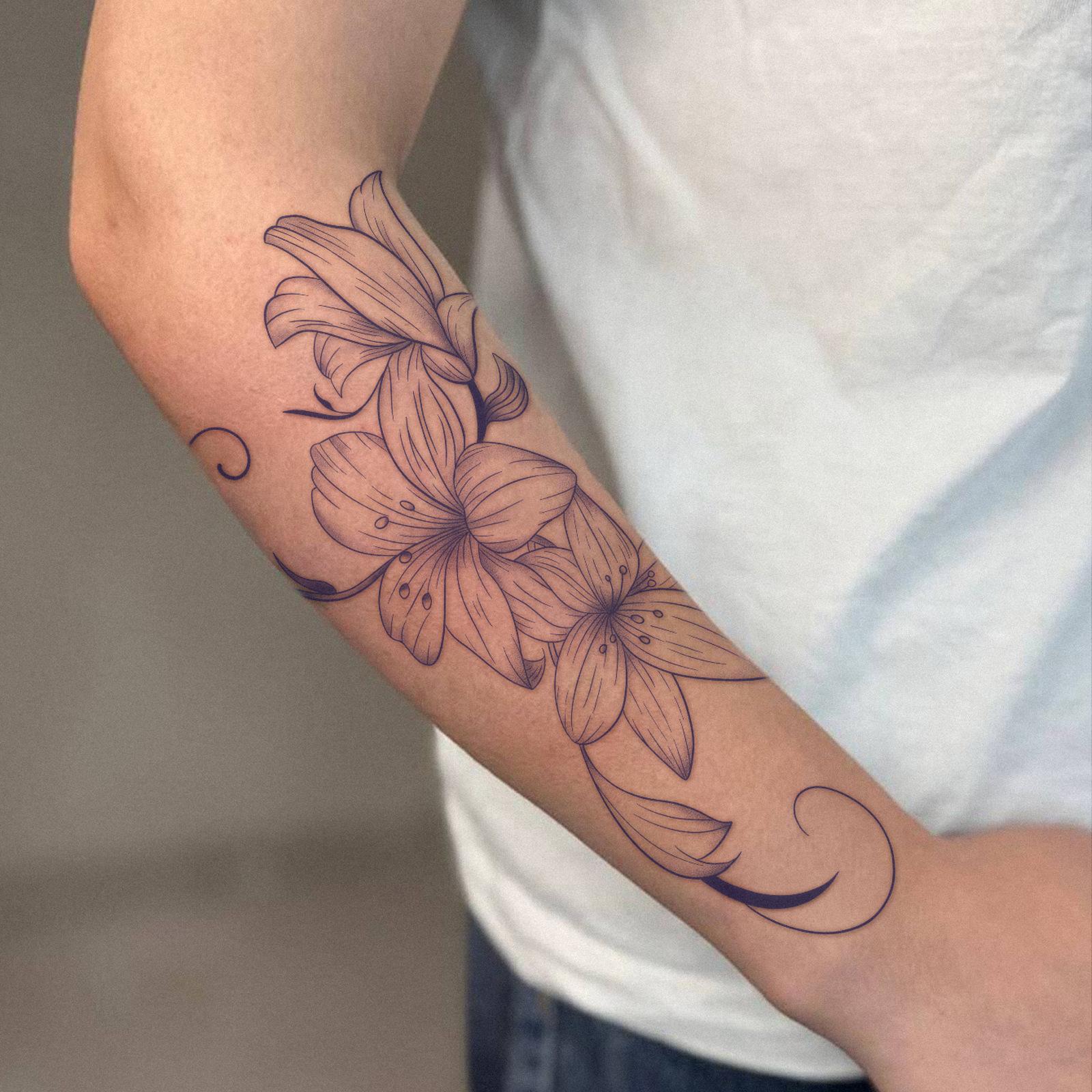 Glow Makeup Unisex Literary Style Gradual Change Lily Tattoo Sticker, Waterproof And Long-Lasting, Non-Reflective, Retro Arm Tattoo Sticker
