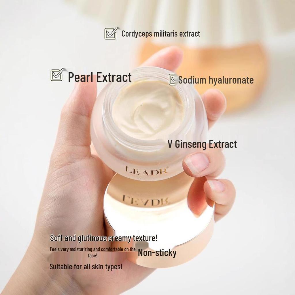 LEADR Goddess Hydrating Face Cream for Women - Moisturizing & Concealing Nude Look, Relieves Dryness for Autumn & Winter.
