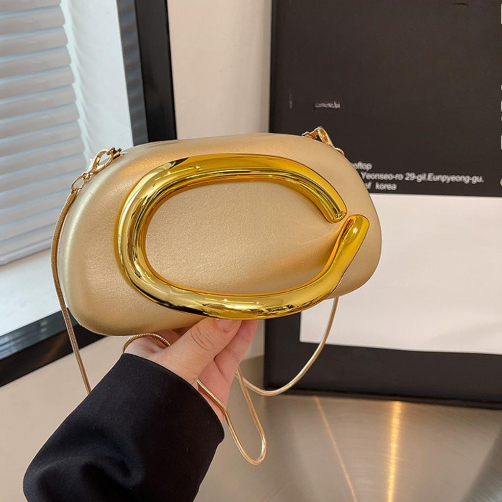 Ladies' Detachable Chain Shoulder Strap Bag -Gold Metallic PVC Banquet Handbag with Magnetic Closure Design, Simple and Fashionable Commuter Party Use