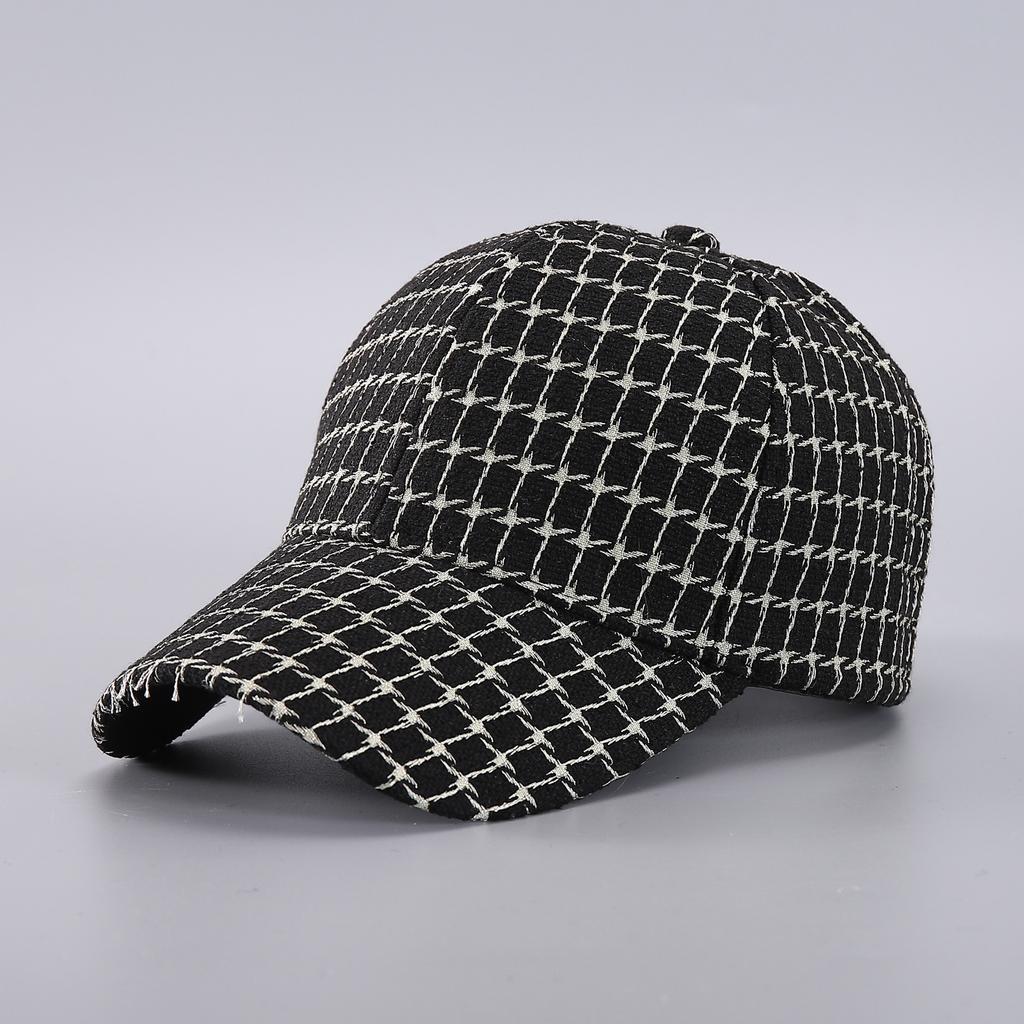 Qiandongge series baseball cap Xiaoxiangfeng black and white checkerboard British style hat spot batch
