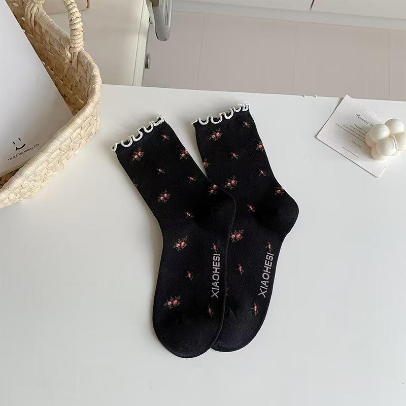Women's Socks for Spring and Autumn: Retro Bow with Rolled-up Edges, Small Floral Patterns, Black Ear-trimmed Middle Tube, Pile Up Socks