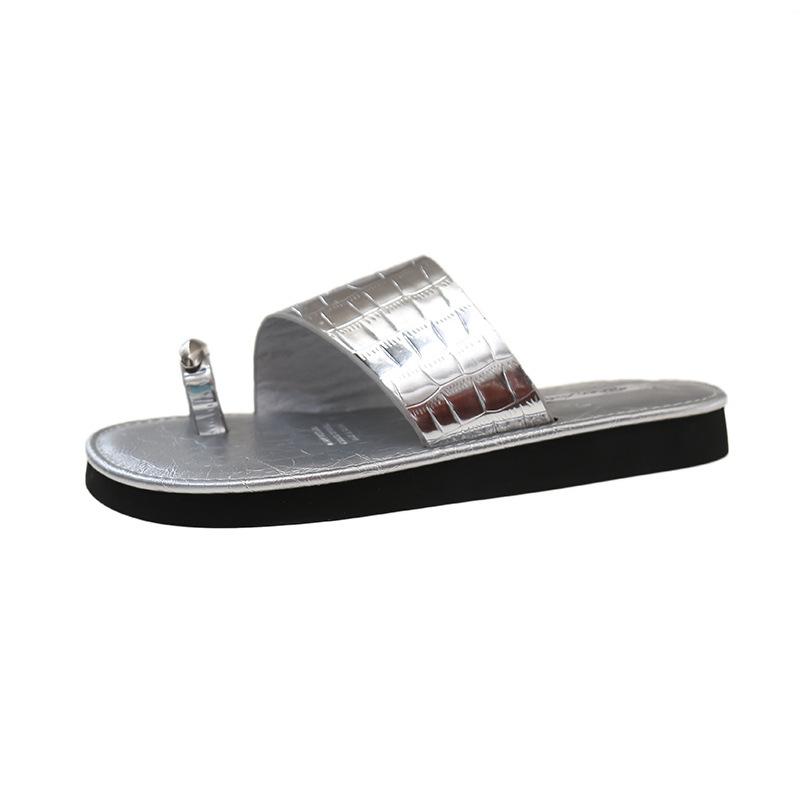 

Дизайнерский смысл плоская подошва серебристые классные тапочки носовые тапочки женские летние сандалии для пляжа на берегу моря носить римские женские туфли 35