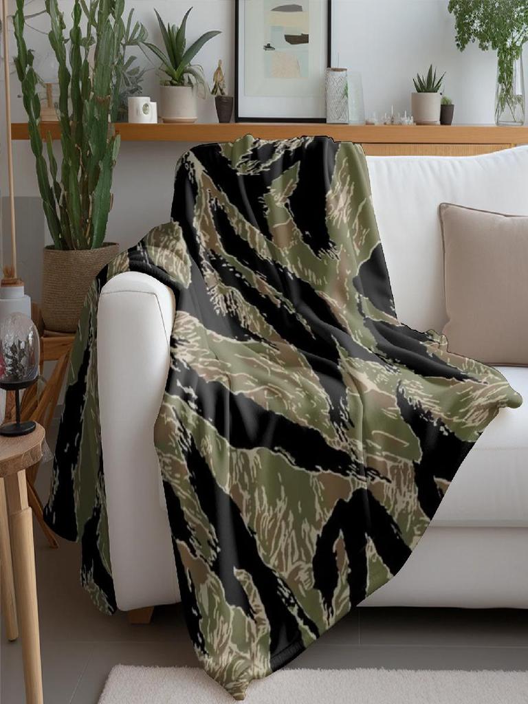 Soft Tiger Stripe Camo Flannel Throw Blanket for Bed Sofa Home Decor Office Nap  Cozy Bedspread for Living Room