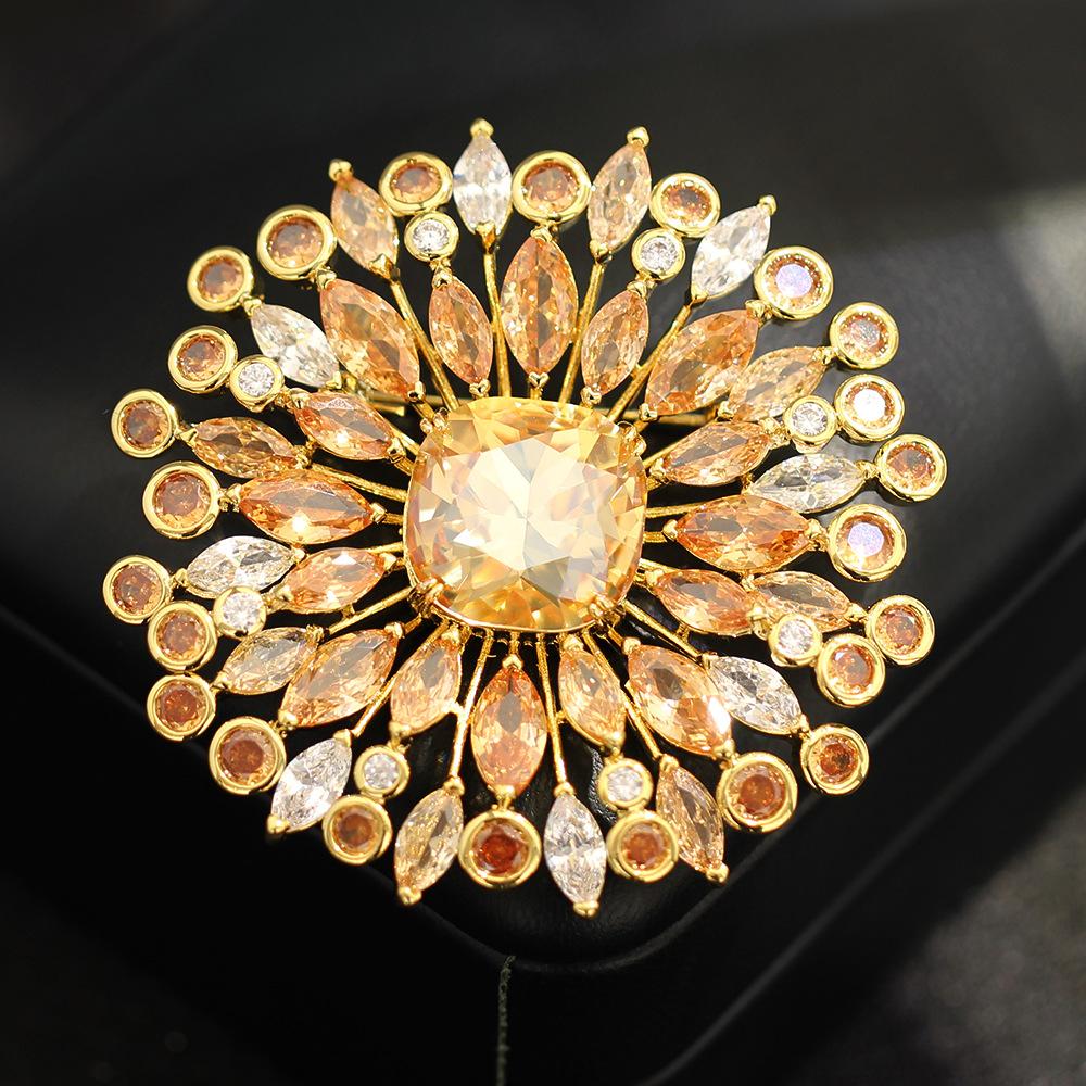 Европейская и американская высококлассная легкая роскошь преувеличенная желтый кристалл корсаж атмосферная роскошь инкрустированный камень микро-инкрустация циркон цветок булавка брошь