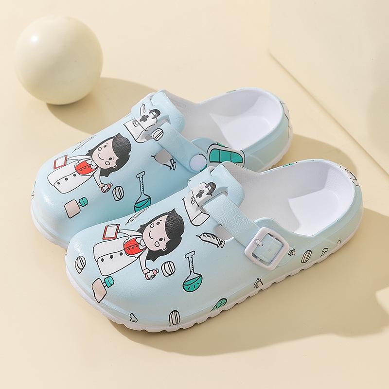 

Cartoon Nurse Closed-Toe Slippers: Unisex Soft Sole EVA Protective Shoes for Lab, Studio, or Operating Room 39