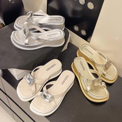 Summer New Versatile High-end Large Rhinestone Niche Design Wear High-heeled Square Head Casual Explosion Cool Slippers