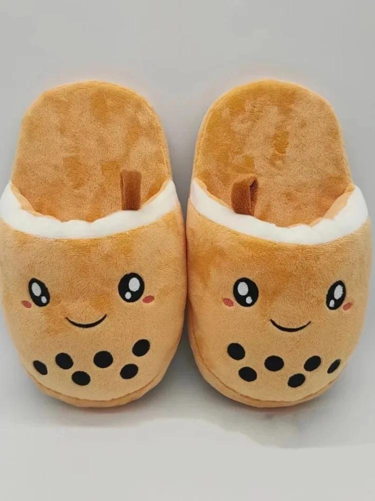 

Модные плюшевые тапочки Молочный чай , осенне-зимние домашние тапочки, теплая обувь с мягкой подошвой для девочек, мультяшные шлепанцы Молочный чай с жемчугом боба One Size коричневый