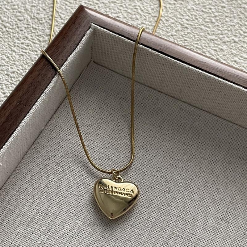 Stainless Steel Heart Necklace Female Temperament Niche Snake Bone Collarbone Chain Student Adjustable Chain Jewelry