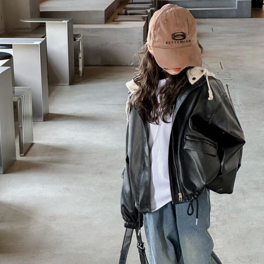 

Пальто для девочек на осень и зиму, новый стиль, средний размер, детская свободная весенне-осенняя кожаная куртка в стиле вестерн, универсальный байкерский костюм с капюшоном для девочек 160 чёрный