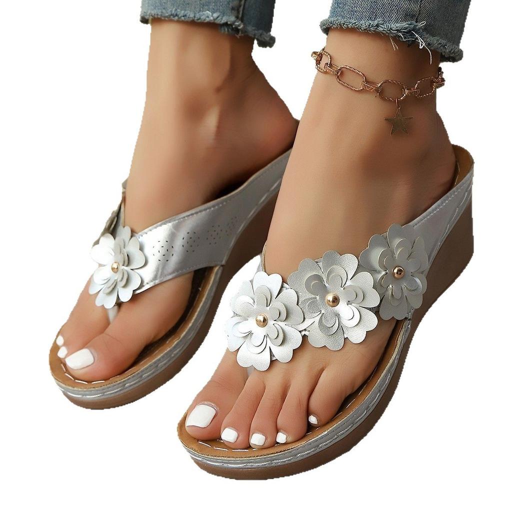 Foreign trade large size flower wedge heel with thick-soled beach cool slippers 2025 summer new outer women's shoes