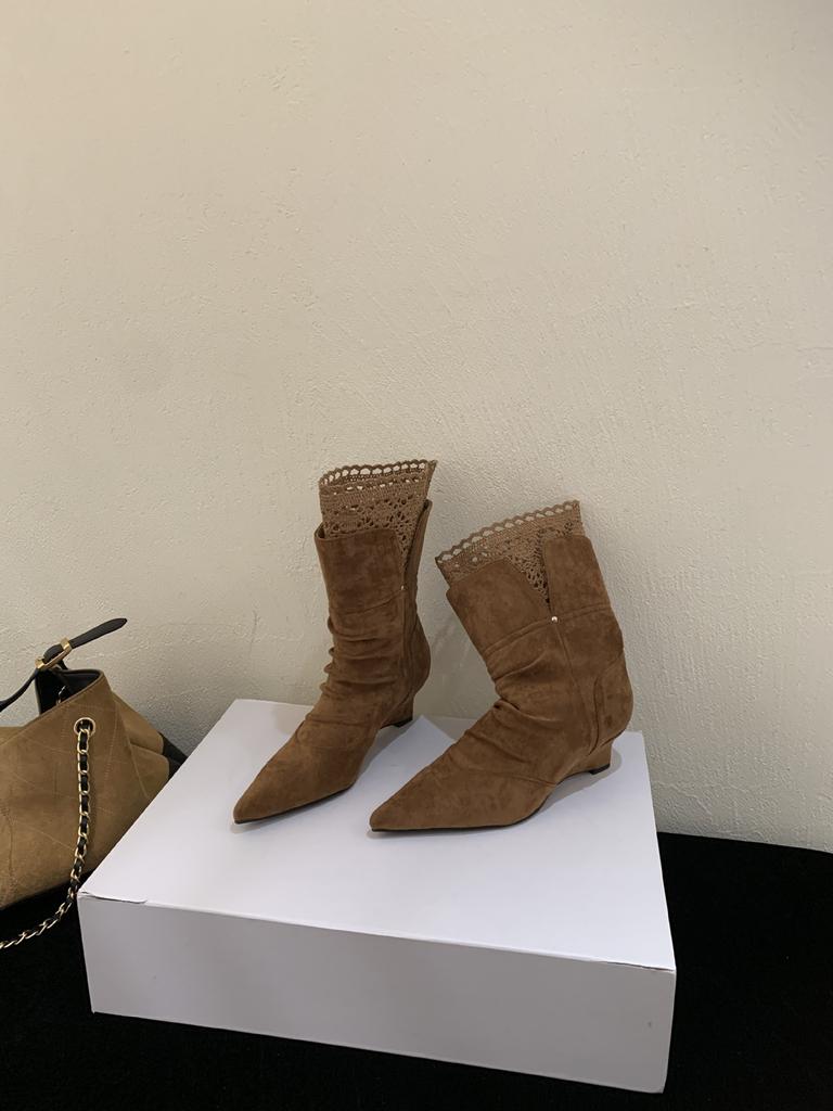 Spitzer Keilabsatz Skinny Stiefel Damen 2025 Herbst und Winter Beige Plüschstiefel Hoher Absatz Britischer Stil Stiefel Skinny Stiefel