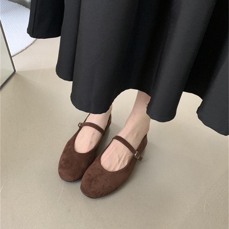 Retro Grandma Shoes Girl Autumn 2025 New Gentle Fairy Wind Round Head Shallow Mouth Soft Sole Mary Jane Shoes